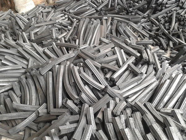 如何鑒別機(jī)制木炭的好壞？